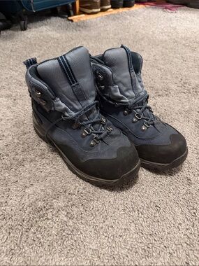 L.L. Bean Men's/Narrow Navy and Black Lace-Up Hiking Boots